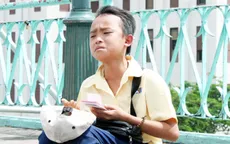 Hồ Văn Cường khóc sụt sùi trong MV đầu tay "Bỏ quê"
