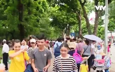 Không khí vui chơi ngày Quốc khánh 2/9 tại Hà Nội và TP.HCM