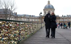 Paris bán khóa "tình yêu" lấy tiền làm từ thiện