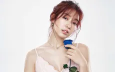 Park Shin Hye e ấp tựa cánh hoa tinh khôi