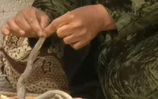 Một phụ nữ Iraq ăn rắn chữa... ung thư