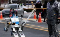 Robot lần đầu tiên tham gia rước đuốc tại Olympic