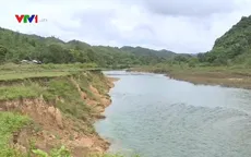 Sạt lở đất nghiêm trọng trên sông Sê Păng Hiêng, Quảng Trị