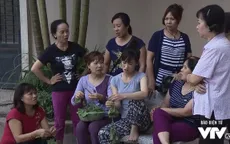 Những người nhiều chuyện - Tập 7: Ô sin cái gì cũng biết, Cao Toàn Tính (NSƯT Đức Khuê) ghi sổ "tình phí"