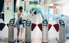 Singapore dùng thẻ quẹt trên các phương tiện giao thông công cộng