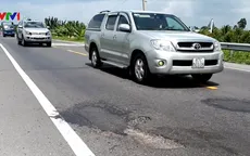 Khẩn trương sửa chữa hư hỏng trên tuyến tránh Cai Lậy