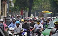 TP.HCM: Rào chắn xây cầu vượt, cửa ngõ sân bay kẹt cứng
