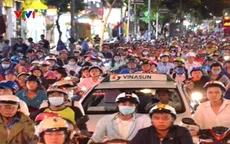 TP.HCM tắc đường do mưa lớn, 1 học sinh thiệt mạng