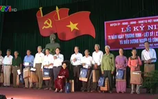 Tặng quà cho người có công tại Thái Bình nhân ngày 27/7