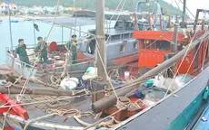 Cứu 7 ngư dân và tàu cá gặp nạn trên biển