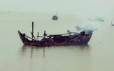 3 tàu cá của ngư dân Thanh Hóa bị cháy rụi khi đang neo đậu