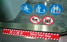 Trung Quốc: Xe đẩy chở trẻ nhỏ rơi khỏi thang cuốn