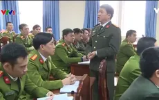 Từ cậu bé mồ côi đến PGS.TS ngành triết học