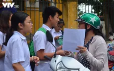 Thi vào lớp 10: Thí sinh bơ phờ vì đề thi Lịch sử và Địa lý quá dài