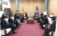 Thứ trưởng Đặng Đình Quý dẫn đầu Đoàn Bộ Ngoại giao Việt Nam chúc mừng Quốc khánh Campuchia
