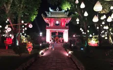 Thu Vọng Nguyệt gây sốt trên mạng xã hội