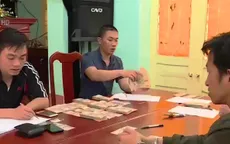 Buôn bán tiền giả: 1 vốn, 4 lời và sự trả giá