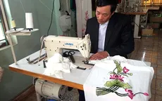 Độc đáo ngôi làng đàn ông may vá, đàn bà cày cấy