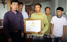 Truy tặng bằng khen cho học sinh dũng cảm quên mình cứu bạn