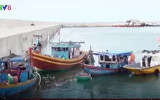 Hà Tĩnh trục vớt thành công 2 tàu cá bị chìm trong bão số 2
