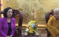 Đồng chí Trương Thị Mai thăm các chức sắc tôn giáo
