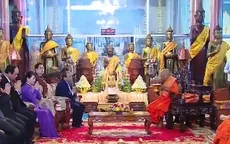 Thủ tướng Nguyễn Xuân Phúc chào và chúc mừng năm mới Đại tăng thống Tep Vong