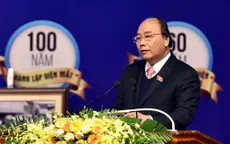 Thủ tướng Nguyễn Xuân Phúc thăm Viện Mắt Trung ương