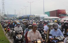 Đường vào cảng Cát Lái ùn tắc nghiêm trọng