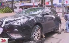 TP.HCM cẩu hàng loạt xe hơi đậu, đỗ sai quy định ở khu vực trung tâm