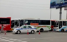Hàng trăm xe khách dừng chạy phản đối việc chuyển khỏi bến Mỹ Đình