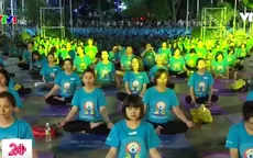 Hơn 1.000 người trình diễn Yoga tại Hà Nội