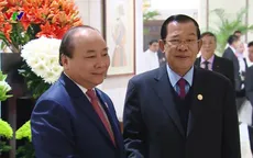 Thủ tướng Nguyễn Xuân Phúc hội kiến Thủ tướng Campuchia Hun Sen