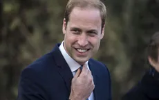 Hoàng tử William đá bóng cùng thanh niên ở Kenya