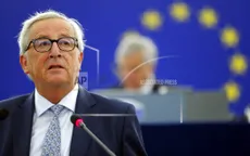 Sau Thủ tướng Anh Theresa May, Chủ tịch EC Jean-Claude Juncker nhảy trước khi phát biểu