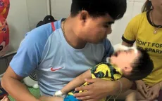 Bé trai 2 tuổi bị chó becgie nhà nuôi cắn rách mặt, tổn thương mắt