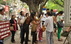 Vào cuộc điều tra vụ nhiều du khách bị hàng rong "chặt chém", trấn lột ở TP.HCM