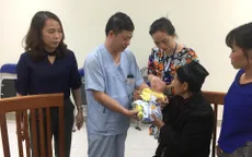 Vụ cháy trên phố Đê La Thành: Bé trai con nạn nhân chết cháy đã ra viện