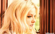 Khi Avril Lavigne biến thành "cô gái tóc vàng hoe"