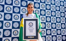 Cô gái Brazil ghi danh kỷ lục mới về lướt sóng của phụ nữ