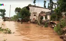 An Giang: Di dời khẩn cấp 5 hộ dân khỏi vùng sạt lở nguy hiểm