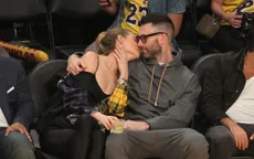 Vợ chồng Adam Levine trốn con đi chơi