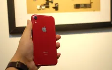 Cận cảnh chiếc iPhone XR bán với giá 22,99 triệu đồng tại Việt Nam