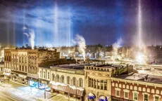 Những cột sáng bí ẩn xuất hiện trên bầu trời Mỹ