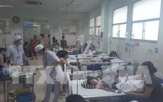 TP.HCM: Lấy mẫu xác định nguyên nhân 40 trẻ em ngộ độc