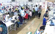 Một đôi giày "Made in Vietnam" xuất khẩu được làm ra như thế nào?