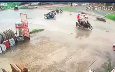 2 xe máy đối đầu kinh hoàng, 4 thanh niên gặp nạn