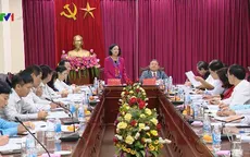 Đồng chí Trương Thị Mai làm việc với Đảng Đoàn Trung ương Hội Nông dân Việt Nam