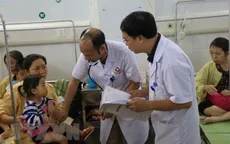 Hà Nội dồn sức cứu chữa các bệnh nhi nghi bị ngộ độc ở Đông Anh