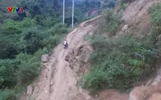Lên điểm trường cùng giáo viên cắm bản