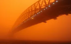 Bão cát kéo dài hàng giờ đồng hồ tại Australia